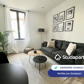 Apartment for rent for €750 per month in Saint-Étienne, Rue Francis Baulier