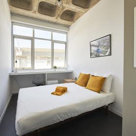 Private room for rent for €475 per month in Lisbon, Rua Projectada