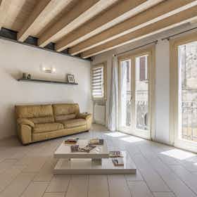 Квартира сдается в аренду за 1 500 € в месяц в Lonato, Via Zambelli