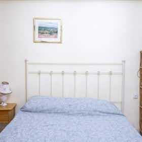 Private room for rent for €400 per month in Valencia, Carrer Albocàsser