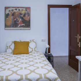 Private room for rent for €325 per month in Valencia, Avinguda del Cardenal Benlloch