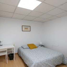 Private room for rent for €400 per month in Valencia, Carrer de Sant Vicent Màrtir