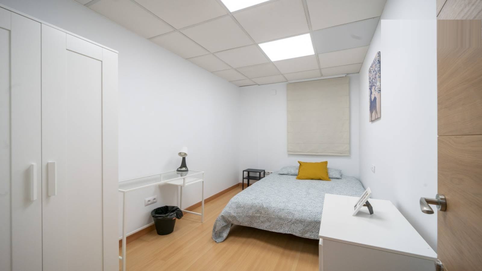Private room for rent for €475 per month in Valencia, Carrer de Sant Vicent Màrtir