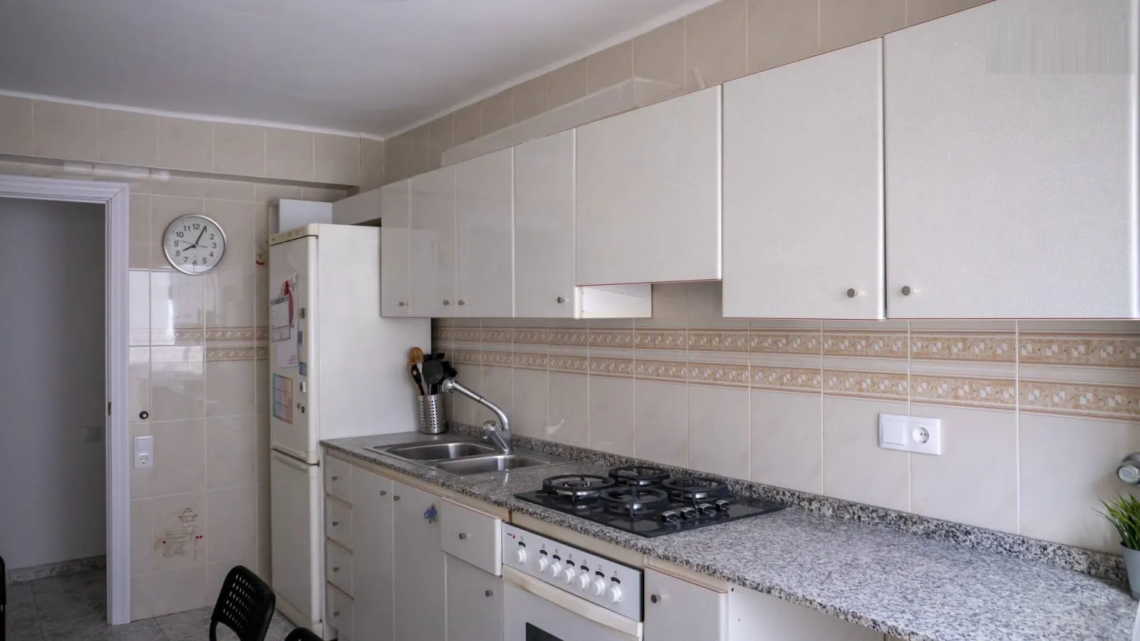 Private room in Carrer Germans Villalonga, Valencia (1400625) ROOM 4