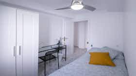 Отдельная комната сдается в аренду за 250 € в месяц в Valencia, Carrer Germans Villalonga