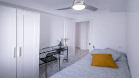 Habitación privada en alquiler por 250 € al mes en Valencia, Carrer Germans Villalonga