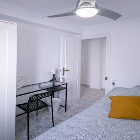 私人房间 正在以 €250 的月租出租，其位于 Valencia, Carrer Germans Villalonga