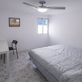 Chambre privée for rent for 300 € per month in Valencia, Carrer Germans Villalonga