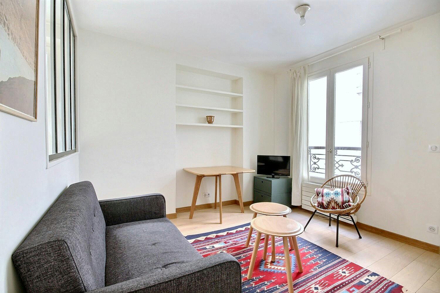 Apartment for rent for €1,320 per month in Paris, Rue Stephenson