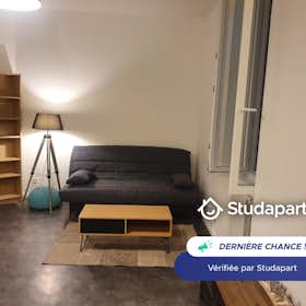 Apartment for rent for €415 per month in Saint-Étienne, Rue Pierre Bérard