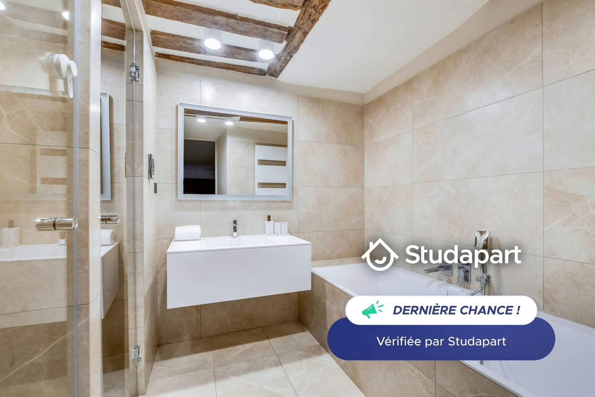 Appartement – Paris, 4th Arrondissement - Plus