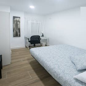 Cameră privată de închiriat pentru 275 EUR pe lună în Valencia, Carrer Luis Lamarca