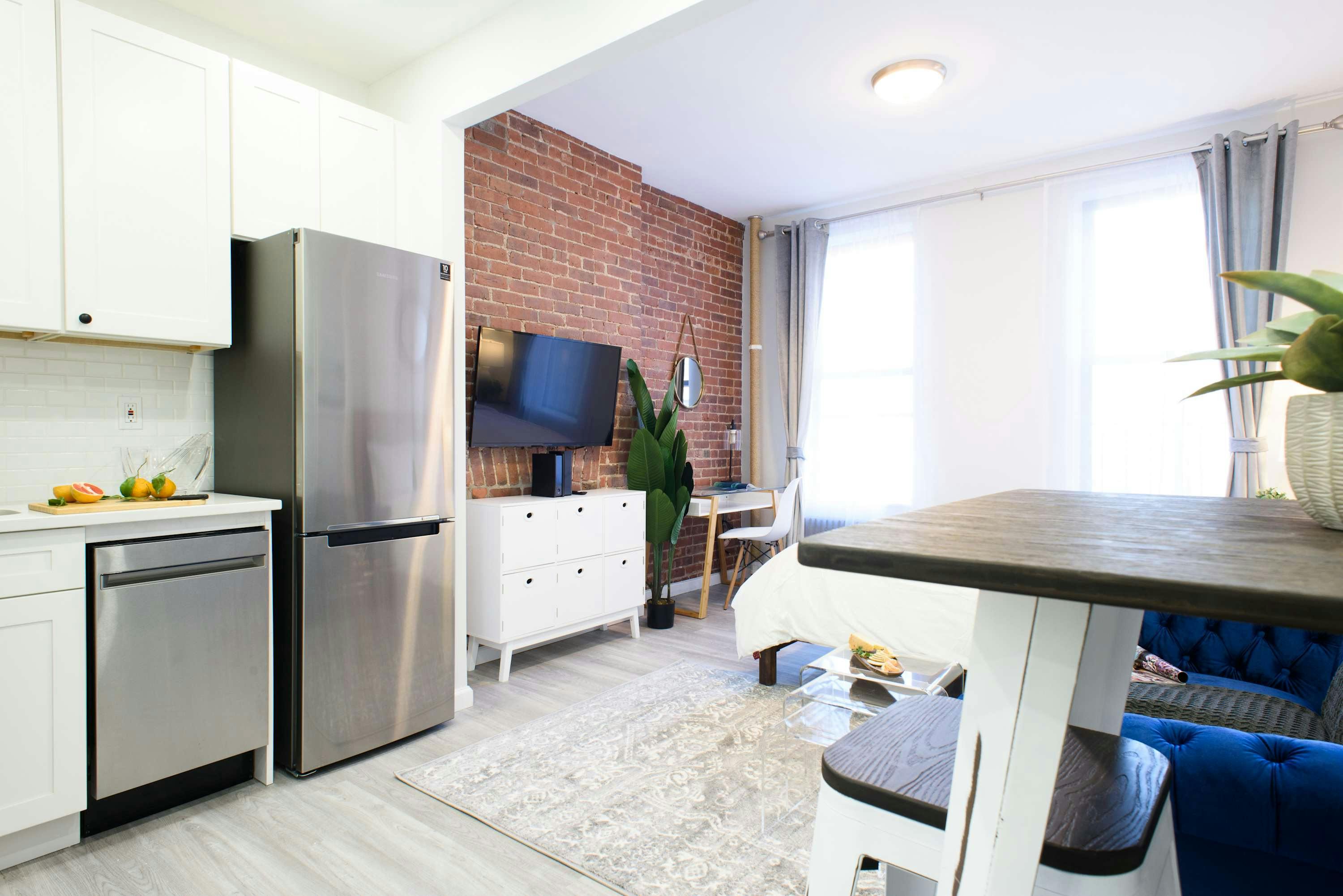 E 75th St, New York City, NY preview