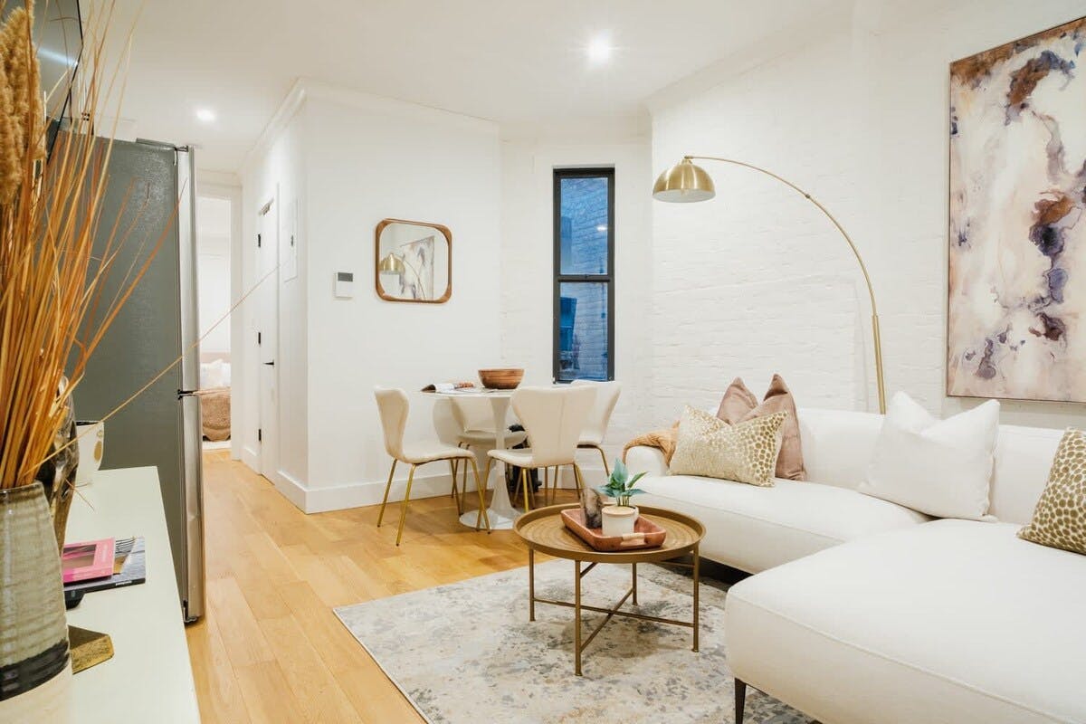 1st Ave, New York City, NY preview