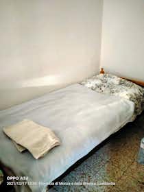 Privé kamer te huur voor € 570 per maand in Brugherio, Via Andrea Doria