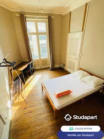 Private room for rent for €440 per month in Bourges, Place Planchat
