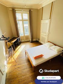 Приватна кімната за оренду для 440 EUR на місяць у Bourges, Place Planchat