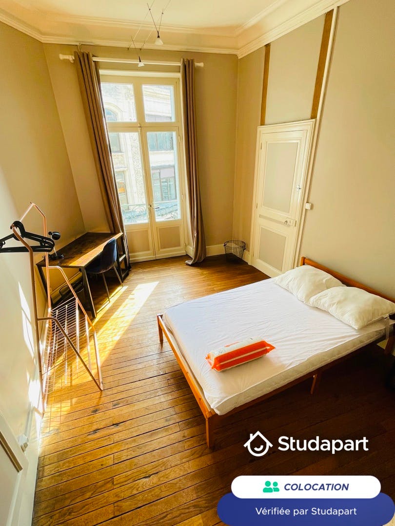 WG-Zimmer zu mieten für 450 € pro Monat in Bourges, Place Planchat