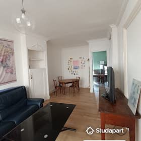 Apartamento para alugar por € 380 por mês em Saint-Étienne, Rue de la Marne