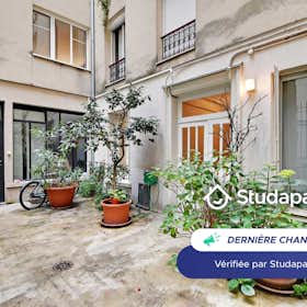 Apartment for rent for €1,700 per month in Paris, Rue de Montreuil