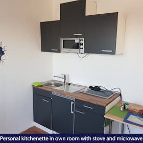 Private room for rent for €575 per month in Offenbach, Rathenaustraße