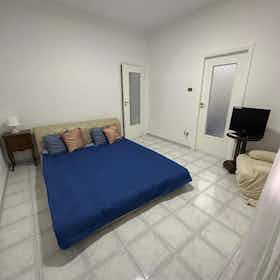 Apartamento para alugar por € 800 por mês em Torre del Greco, Vico Pezzentelle