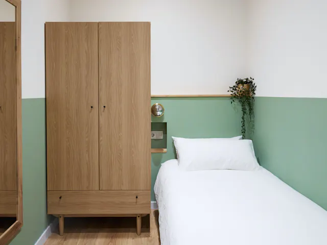 Private room in Carrer del Comte Borrell, Barcelona (1402924) room image 2