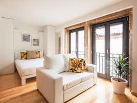 公寓 正在以 €990 的月租出租，其位于 Porto, Rua do Estêvão
