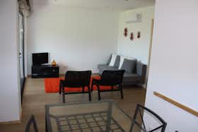 Apartment for rent for €1,400 per month in Nelas, Rua Dr. José Mesquita