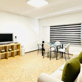 Apartment for rent for €1,000 per month in Torrent, Carrer Benemérita Guardia Civil