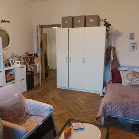 Private room for rent for PLN 1,250 per month in Kraków, aleja Ignacego Daszyńskiego