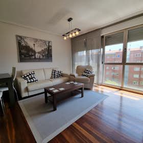 Apartment for rent for €2,048 per month in Santander, Calle Ernest Lluch