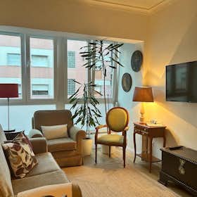 Lägenhet att hyra för 1 850 € i månaden i Lisbon, Avenida Gomes Pereira