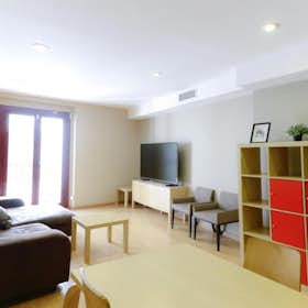 Apartment for rent for €3,000 per month in Barcelona, Carrer de Sant Pau