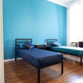 Shared room for rent for €1,180 per month in Milan, Corso Buenos Aires