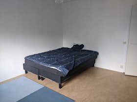 Private room for rent for SEK 5,835 per month in Göteborg, Solstrålegatan