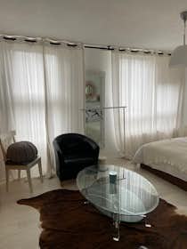 私人房间 正在以 €1,000 的月租出租，其位于 Amsterdam, Wethouder de Roosplein