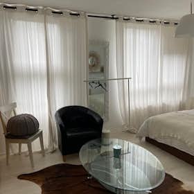 Отдельная комната сдается в аренду за 1 000 € в месяц в Amsterdam, Wethouder de Roosplein