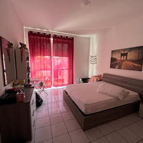 Отдельная комната сдается в аренду за 550 € в месяц в Paderno Dugnano, Via Monte Sabotino