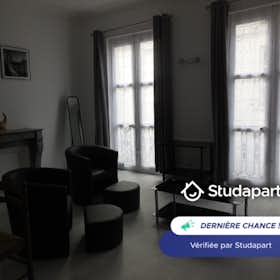 公寓 正在以 €600 的月租出租，其位于 Blois, Rue du Commerce