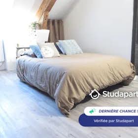 Apartment for rent for €650 per month in Dijon, Rue Devosge
