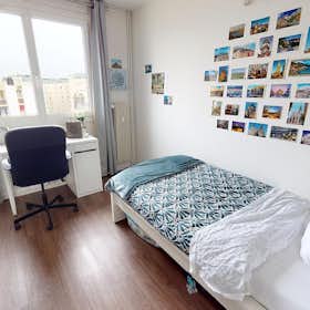 Private room for rent for €410 per month in Rouen, Rue Brisout de Barneville