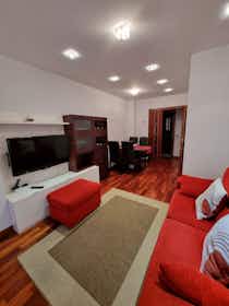 Lägenhet att hyra för 2 048 € i månaden i Oviedo, Calle Fernando Alonso Díaz