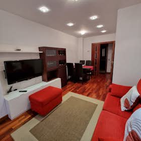 Apartamento para alugar por € 2.048 por mês em Oviedo, Calle Fernando Alonso Díaz