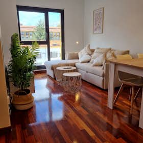 Mieszkanie do wynajęcia za 2048 € miesięcznie w mieście Oviedo, Calle Fernando Alonso Díaz