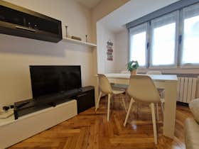 Appartement à louer pour 2 048 €/mois à Oviedo, Calle Santa Teresa de Jesús