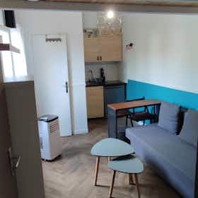 Mieszkanie do wynajęcia za 380 € miesięcznie w mieście Avignon, Impasse Louis Pasteur