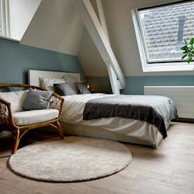 Studio te huur voor € 895 per maand in Roosendaal, Brugstraat