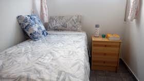 Privé kamer te huur voor € 400 per maand in Barcelona, Passatge de Ca n'Oliva