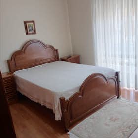 Private room for rent for €500 per month in Gondomar, Rua Doutor Afonso Costa